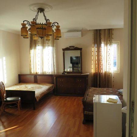 Mini Hotel On Guramishvili 22 Kobuleti Exterior foto